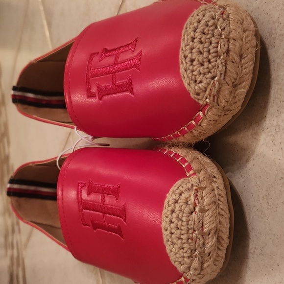 Tommy Hilfiger Bold Red Slip-On Espadrilles 6 1/2 Size - Picture 5 of 17